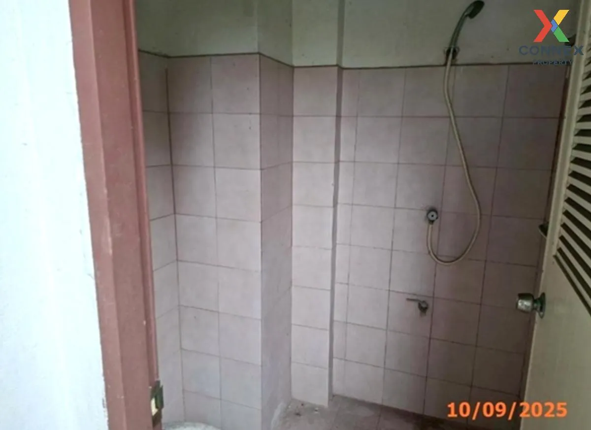 For Sale 4 - storey apartment area 1948 square meters Bangkok Noi