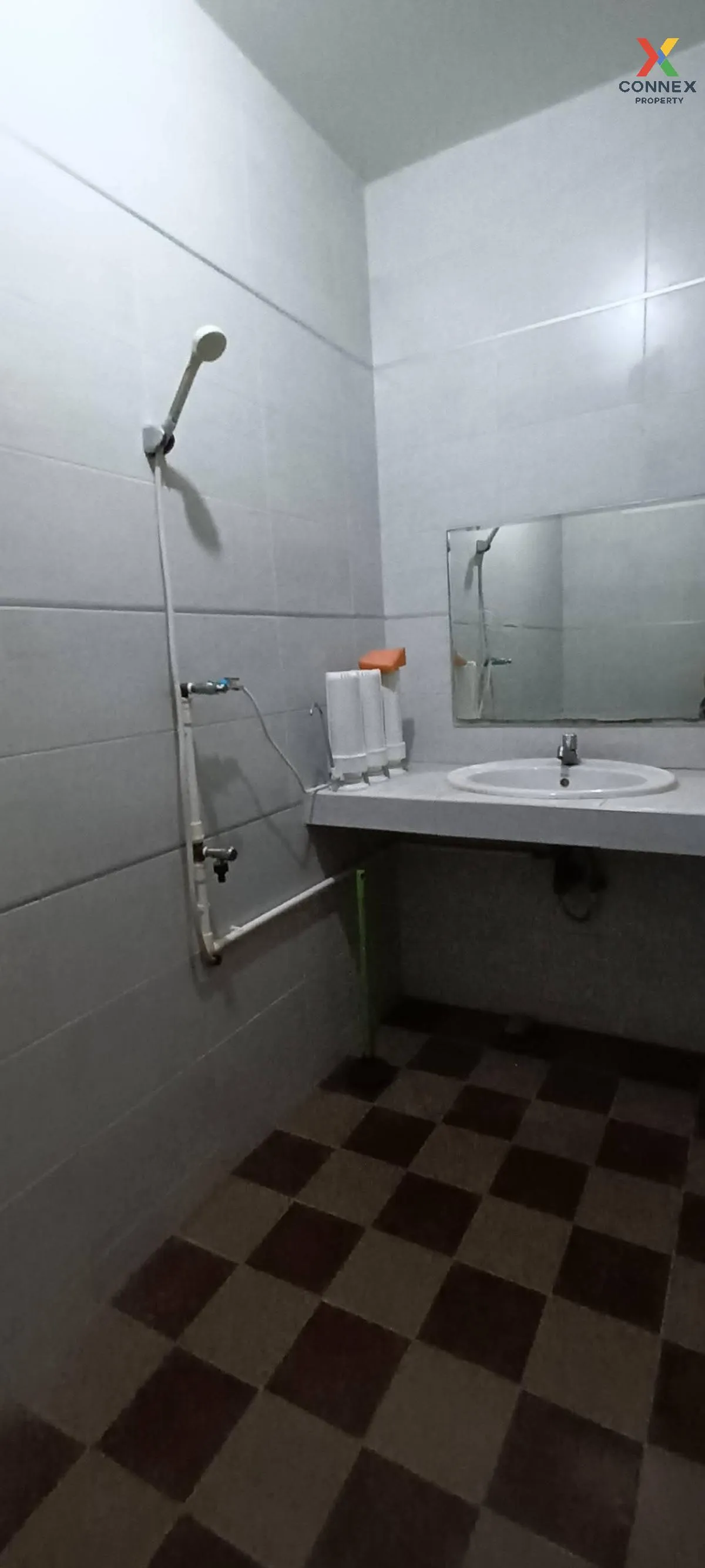 ขายทาวน์เฮ้าส์/ทาวน์โฮม  บ้านนิรันดร์สิริ ร่มเกล้า - สุวรรณภูมิ ค 4