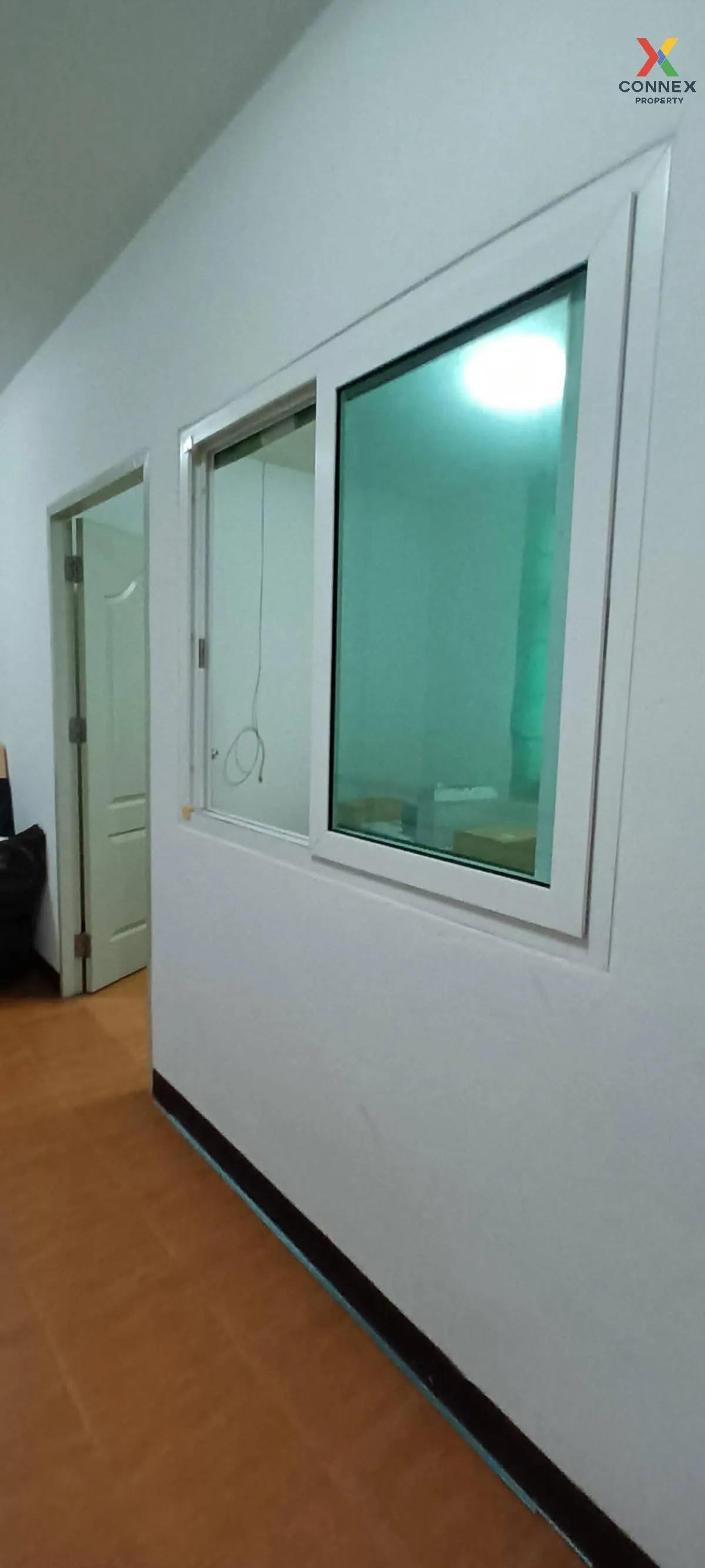 ขายทาวน์เฮ้าส์/ทาวน์โฮม  บ้านนิรันดร์สิริ ร่มเกล้า - สุวรรณภูมิ ค