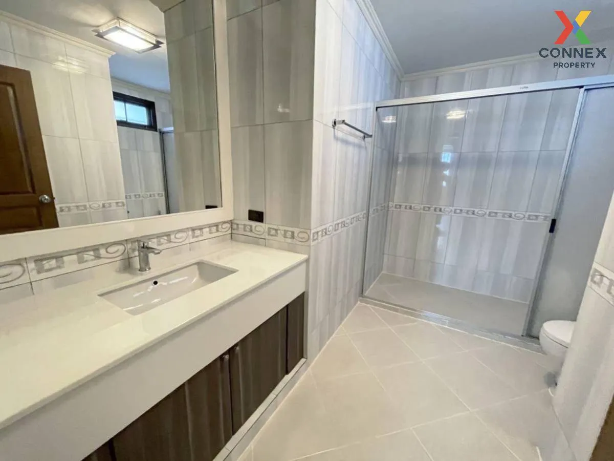 For Rent Condo , Oriental Tower , BTS-Ekkamai , Khlong Tan Nuea ,
