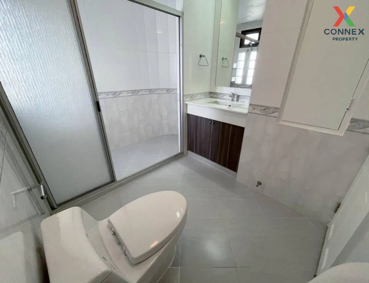 For Rent Condo , Oriental Tower , BTS-Ekkamai , Khlong Tan Nuea ,