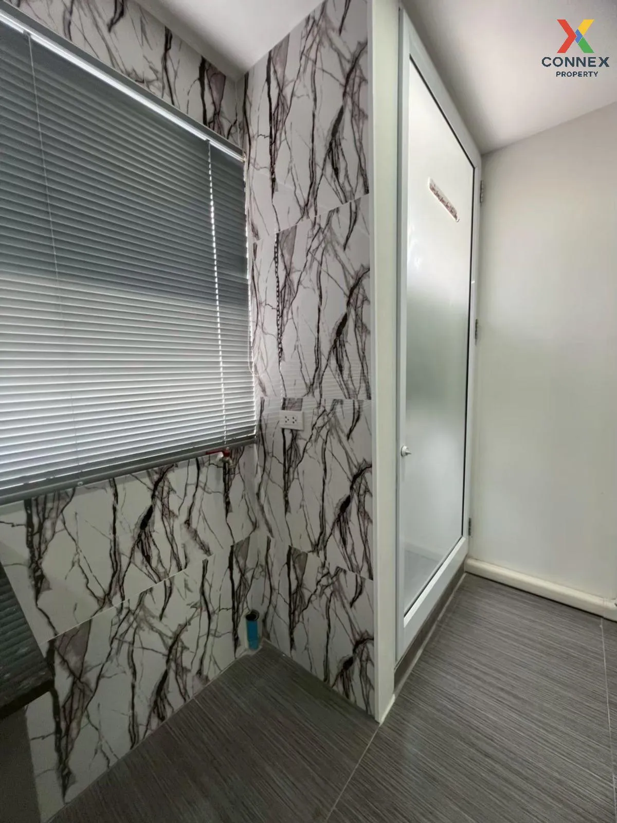 เช่าคอนโด  ไอทีเอฟ สีลม พาเลส BTS-ช่องนนทรี สุริยวงศ์ เขต บางรัก 