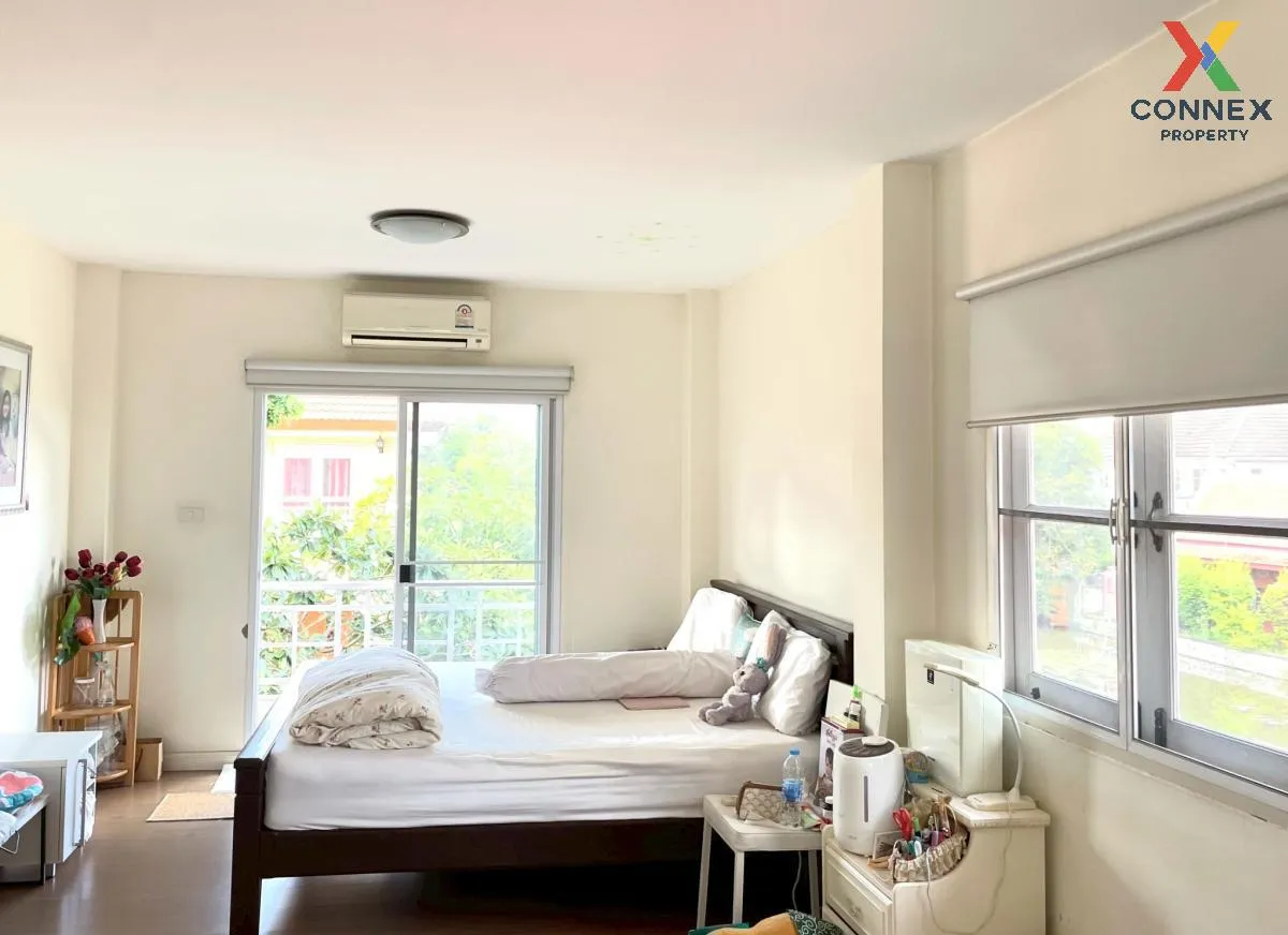 For Sale House , Baan Krisadanakon 25 , corner unit , Sai Kong Di