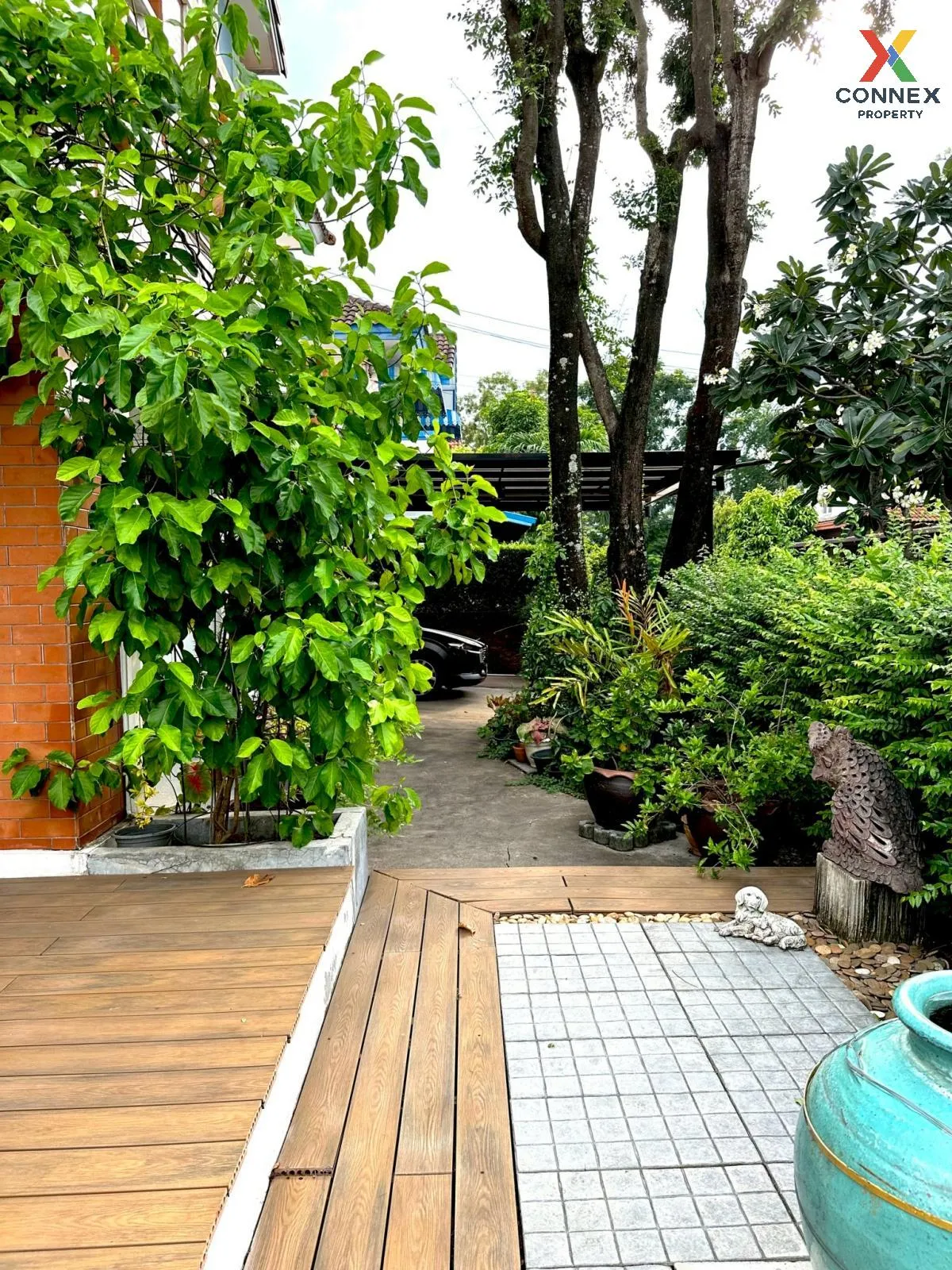 For Sale House , Baan Krisadanakon 25 , corner unit , Sai Kong Di