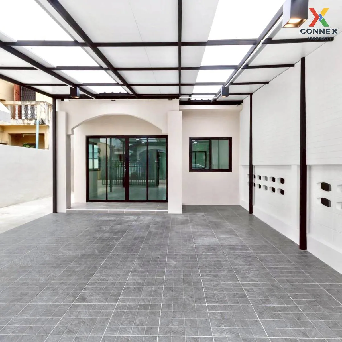 ขายทาวน์เฮ้าส์/ทาวน์โฮม  บ้านลานทอง หน้ากว้าง รีโนเวทใหม่ บางพูด  2