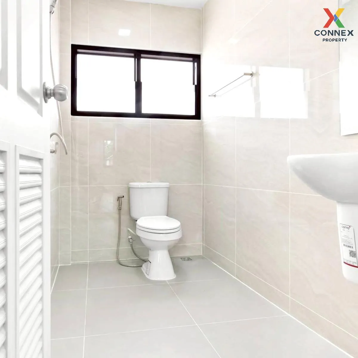 ขายทาวน์เฮ้าส์/ทาวน์โฮม  บ้านลานทอง หน้ากว้าง รีโนเวทใหม่ บางพูด 