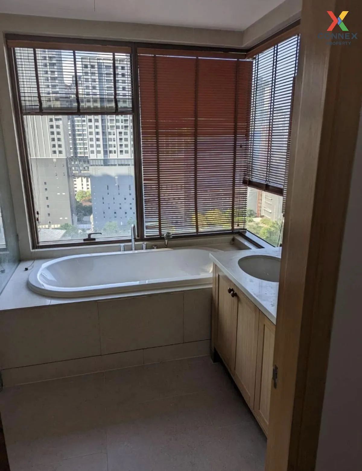 เช่าคอนโด  ดิ เอ็มโพริโอ เพลส วิวสวย ชั้นสูง ห้องมุม BTS-พร้อมพงษ เช่าคอนโด  ดิ เอ็มโพริโอ เพลส วิวสวย ชั้นสูง ห้องมุม BTS-พร้อมพงษ