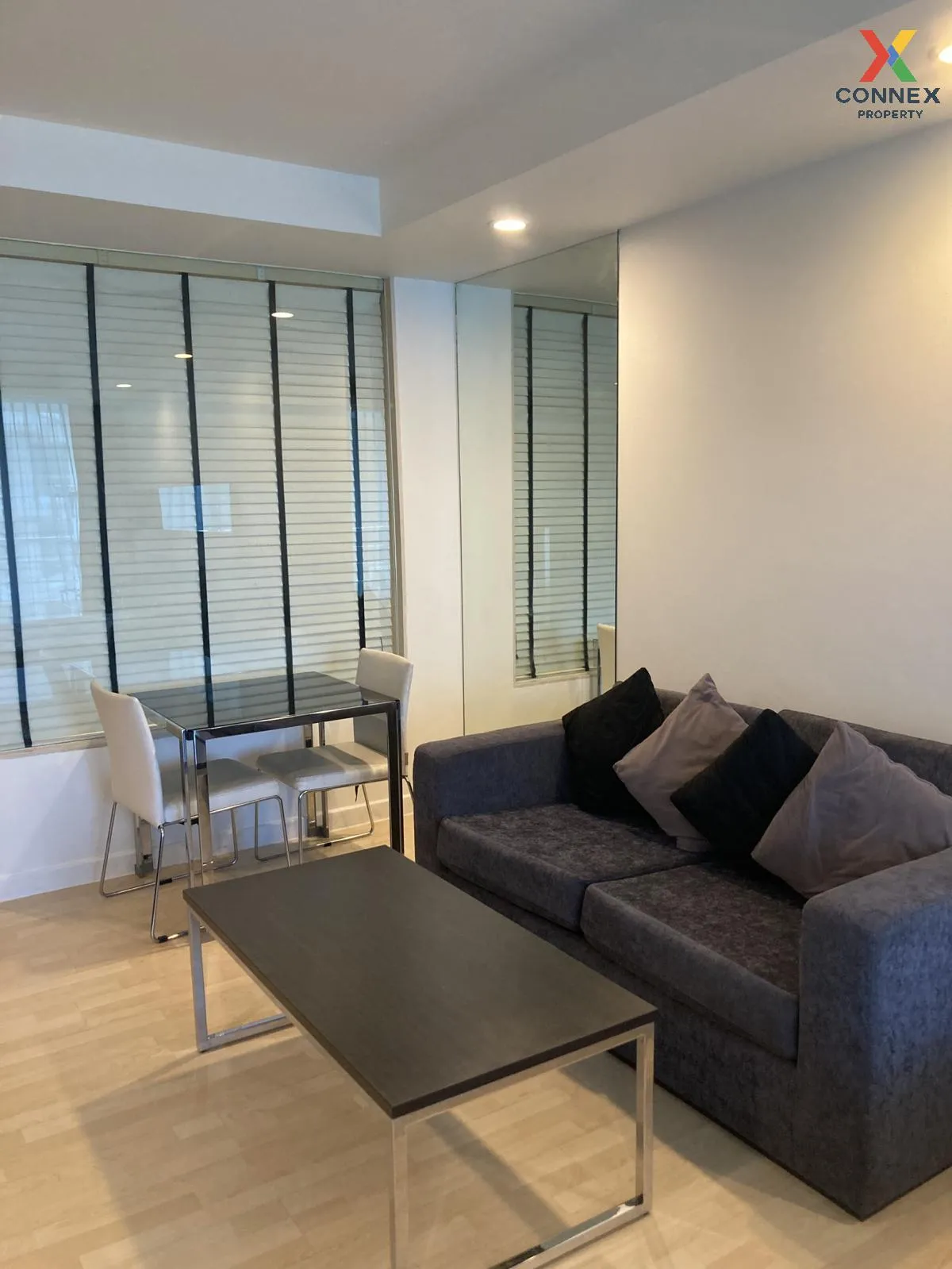 เช่าคอนโด  เดอะ ราชดำริ BTS-สถานีราชดำริ ทุ่งมหาเมฆ เขต ปทุมวัน ก 1