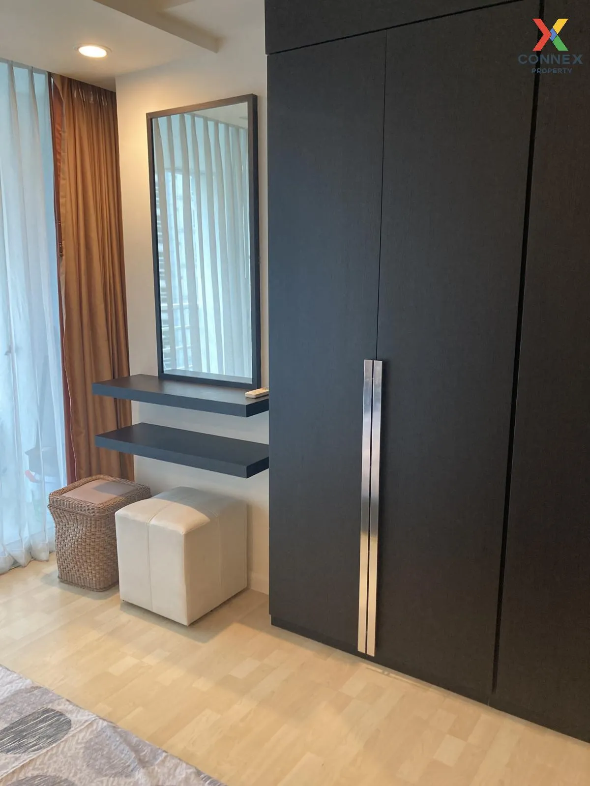 เช่าคอนโด  เดอะ ราชดำริ BTS-สถานีราชดำริ ทุ่งมหาเมฆ เขต ปทุมวัน ก