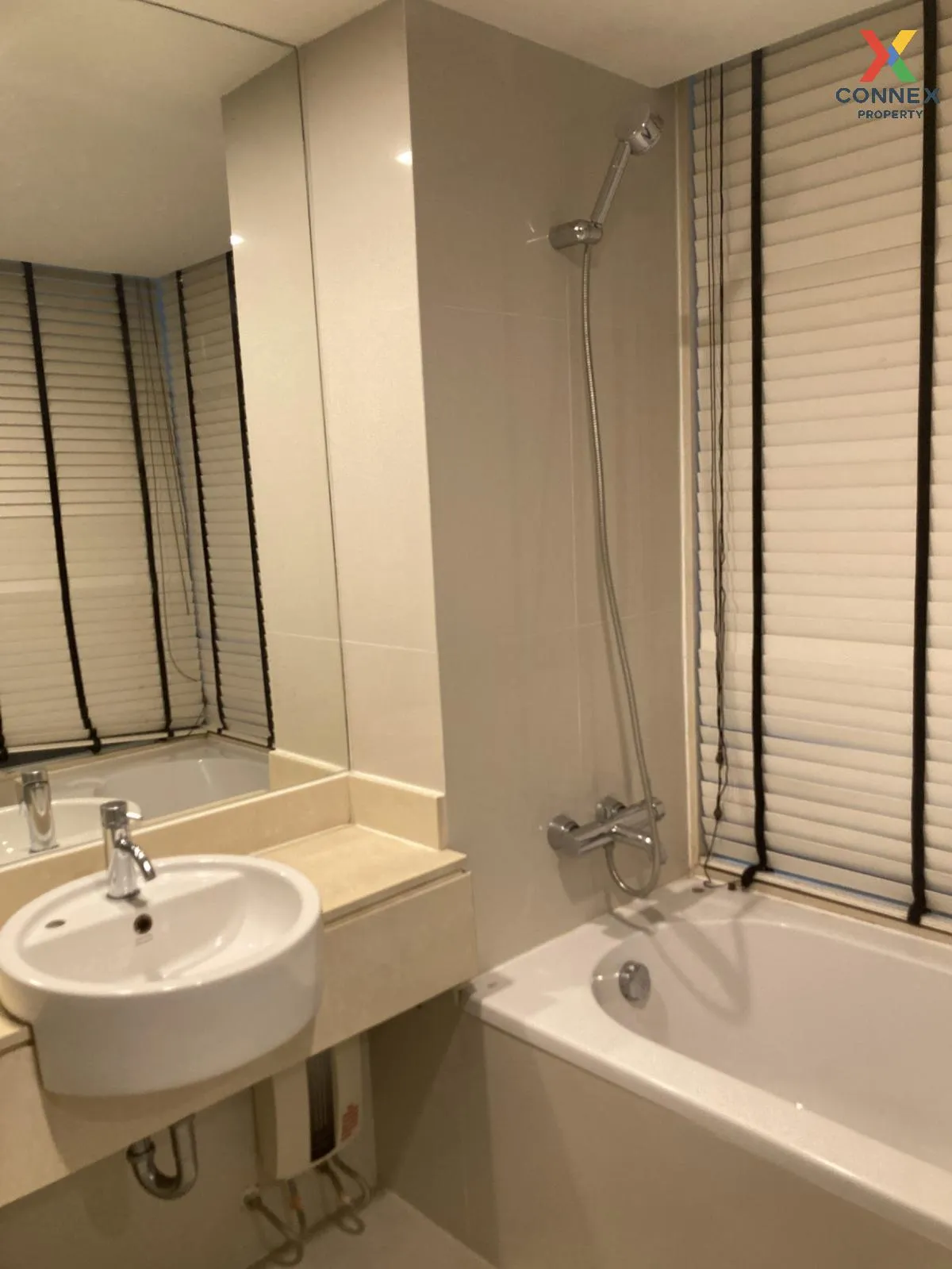 เช่าคอนโด  เดอะ ราชดำริ BTS-สถานีราชดำริ ทุ่งมหาเมฆ เขต ปทุมวัน ก