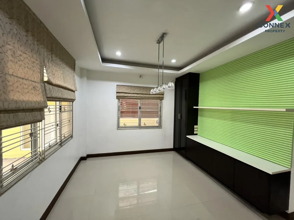 For Sale House , Wisatesuknakorn Phase 2 , wide frontage , Phanth