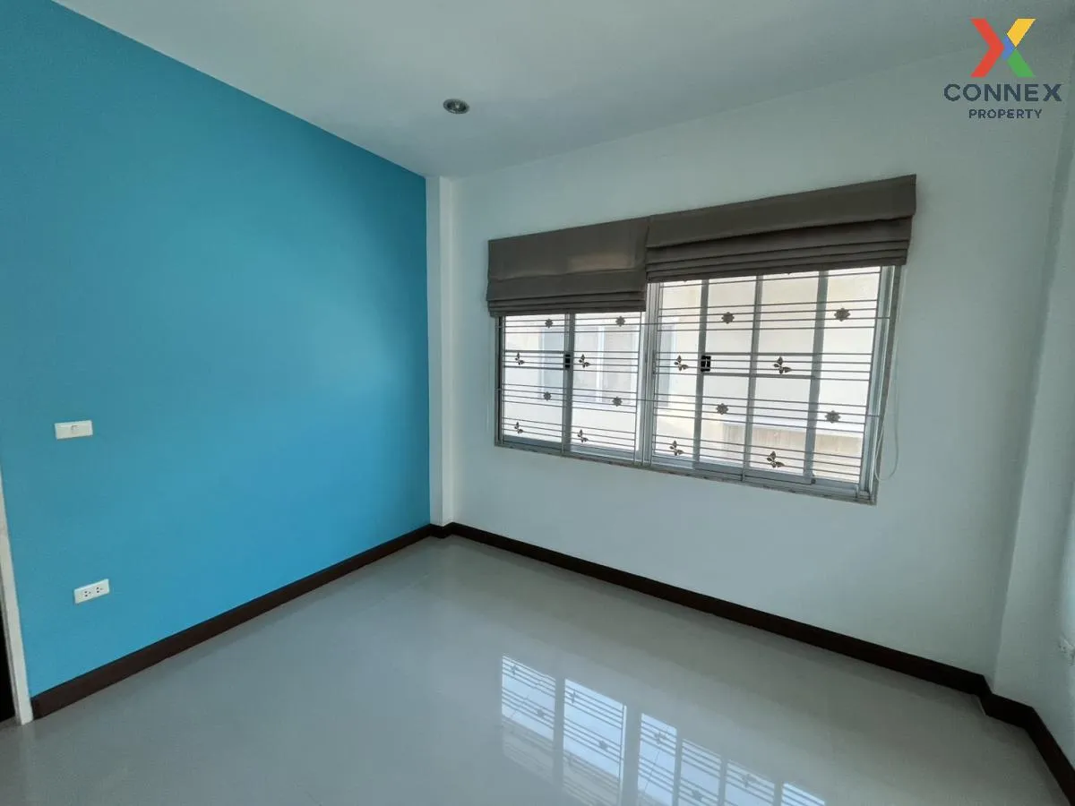 For Sale House , Wisatesuknakorn Phase 2 , wide frontage , Phanth