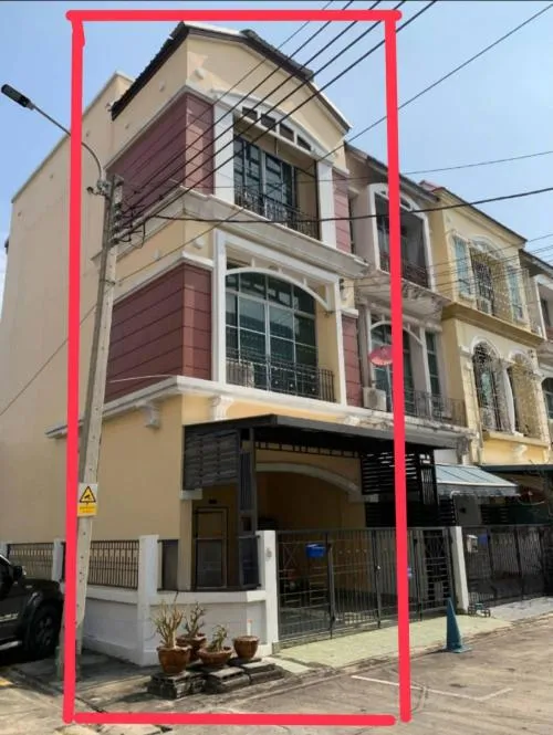 ขายทาวน์โฮม 3.5 ชั้น บ้านกลางเมือง แยกรัชดา-ลาดพร้าว ห้องมุม   CX-133445