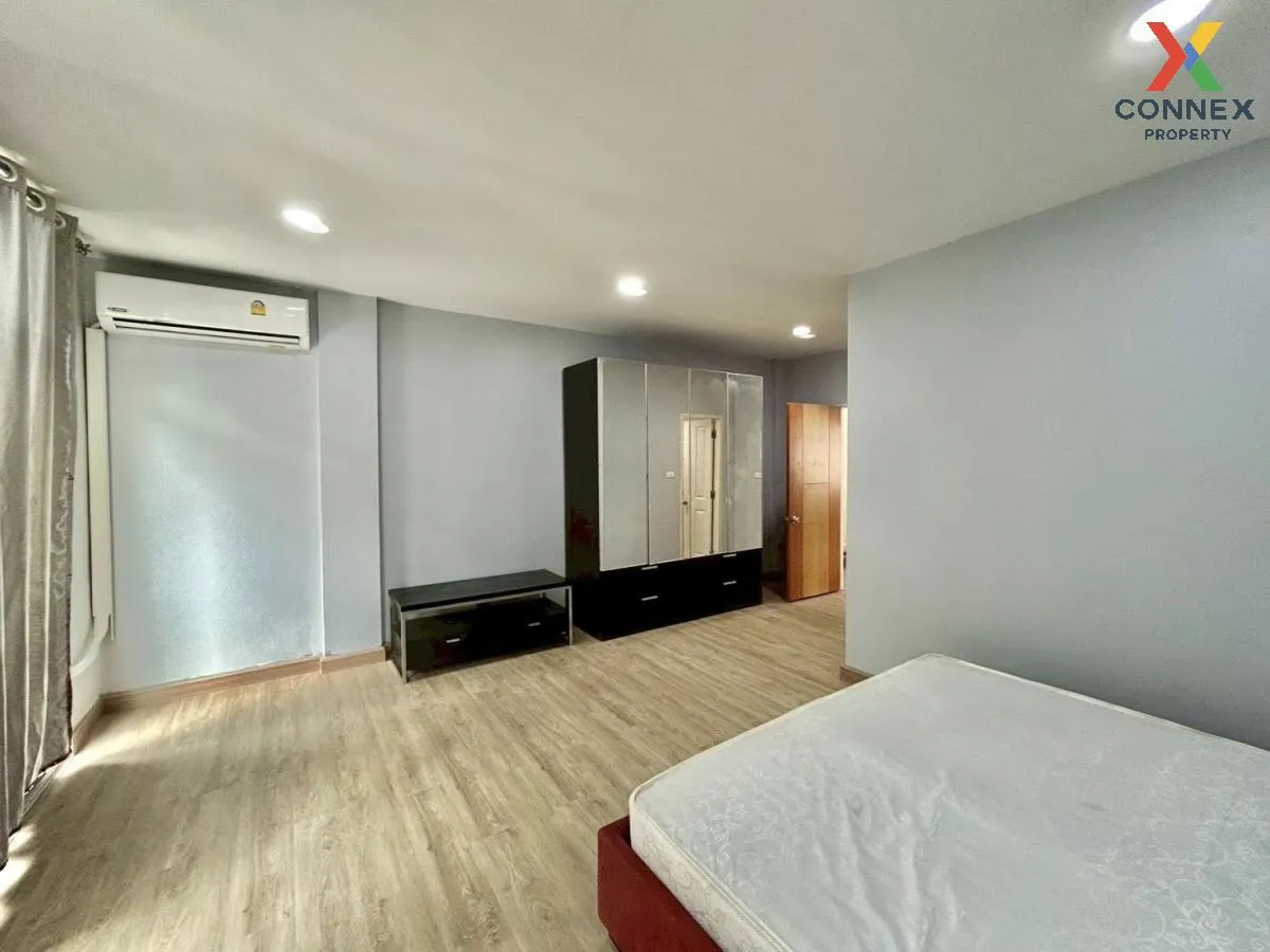 ขายทาวน์เฮ้าส์/ทาวน์โฮม  บ้านกลางเมือง เดอะ ปารีส พระราม 9-รามคำแ