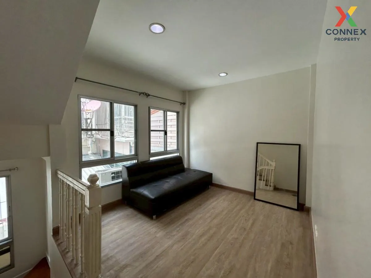 ขายทาวน์เฮ้าส์/ทาวน์โฮม  บ้านกลางเมือง เดอะ ปารีส พระราม 9-รามคำแ