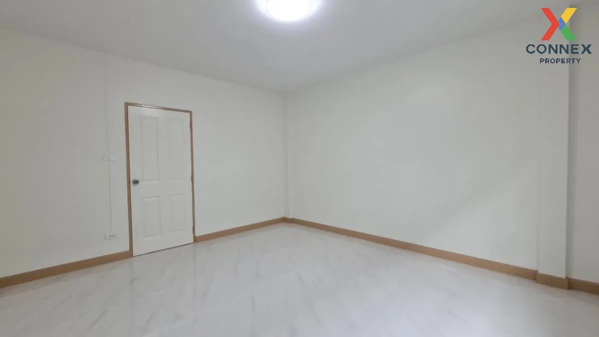 For Sale Townhouse/Townhome  , Baan Sena villa 8 , Sam Wa Tawan T For Sale Townhouse/Townhome  , Baan Sena villa 8 , Sam Wa Tawan T