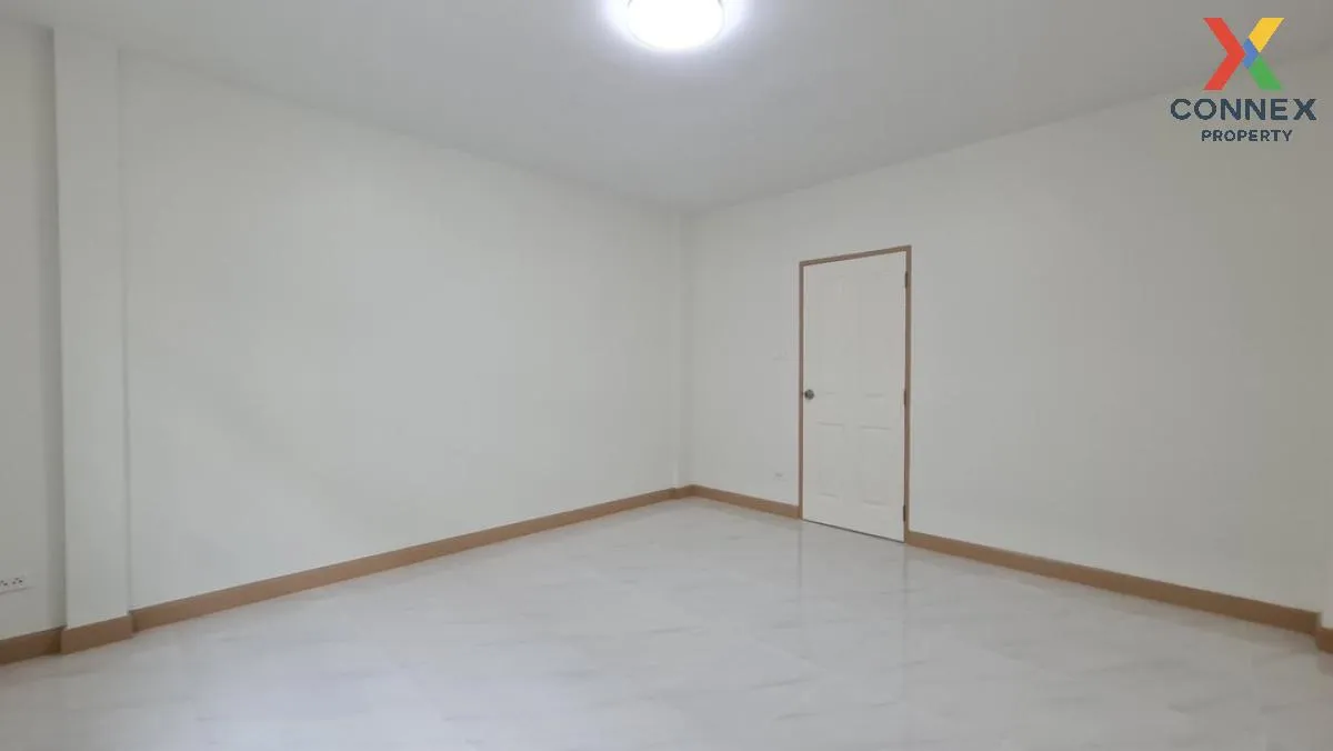For Sale Townhouse/Townhome  , Baan Sena villa 8 , Sam Wa Tawan T For Sale Townhouse/Townhome  , Baan Sena villa 8 , Sam Wa Tawan T