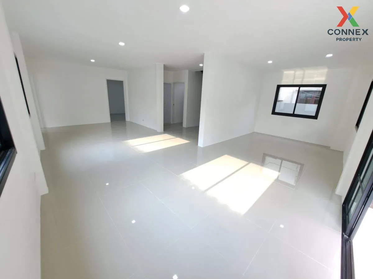 For Sale House , Phatchara Ville 2 , wide frontage , newly renova