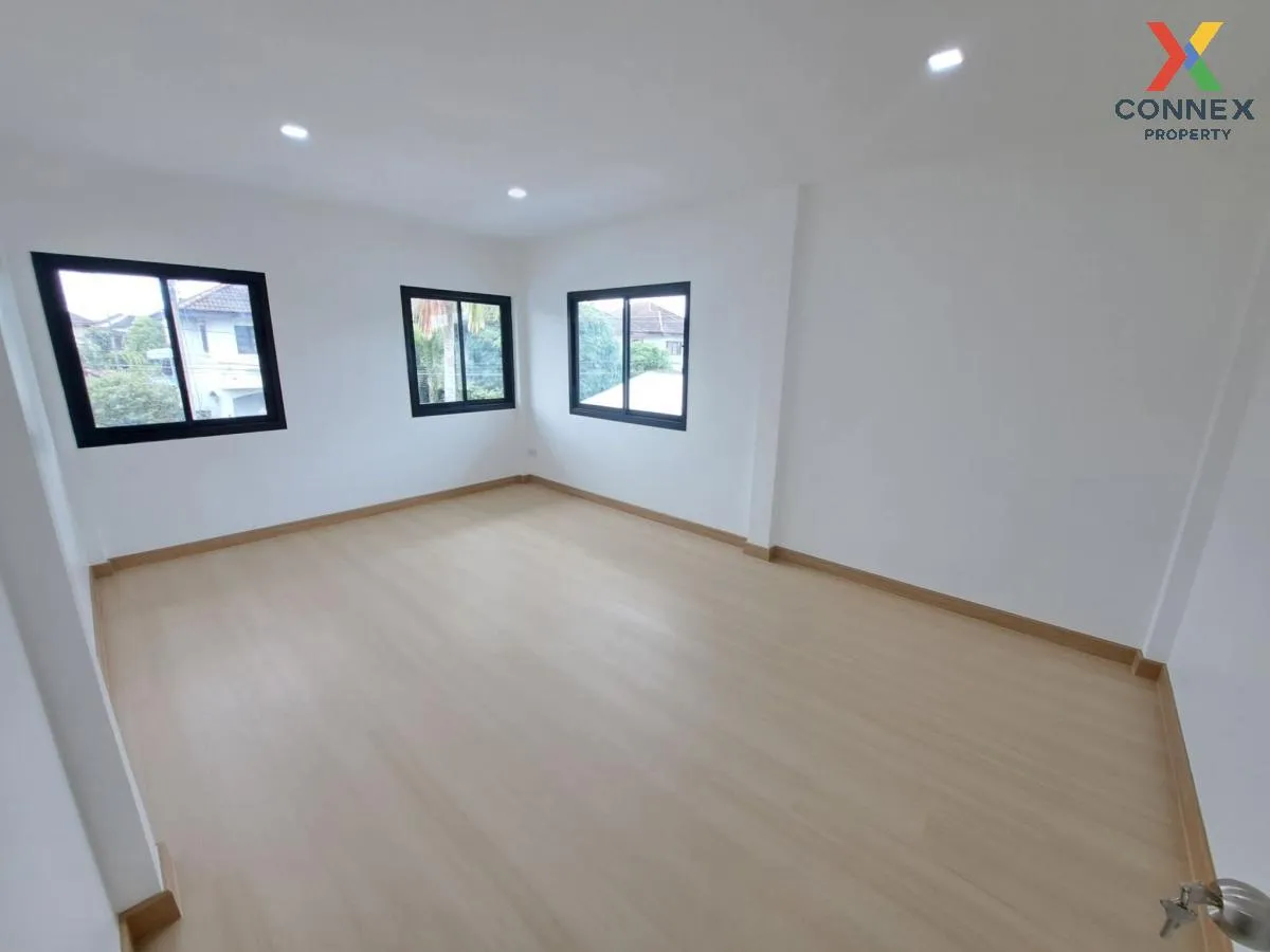 For Sale House , Phatchara Ville 2 , wide frontage , newly renova