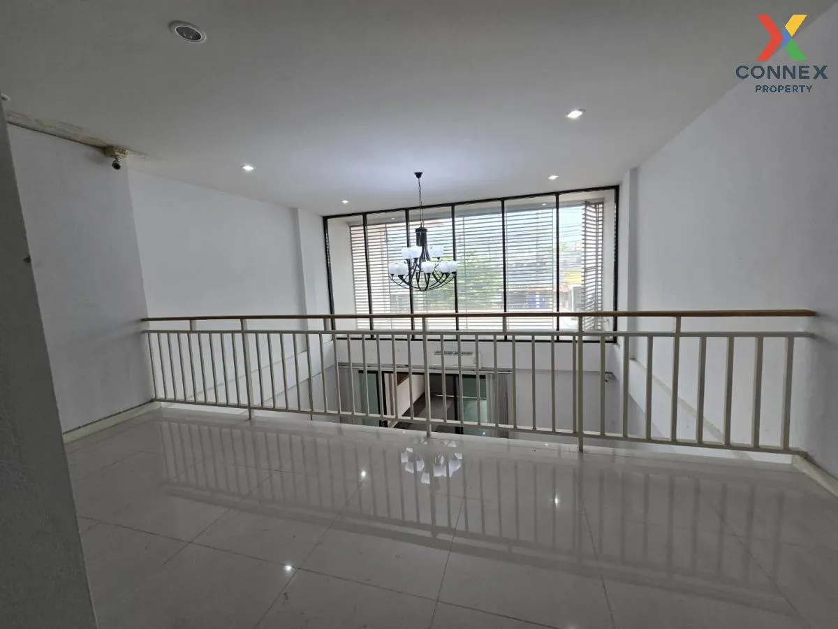 ขายทาวน์เฮ้าส์/ทาวน์โฮม  อนินทาวน์ เทียนทะเล 7 ชั้นสูง แสมดำ เขต 