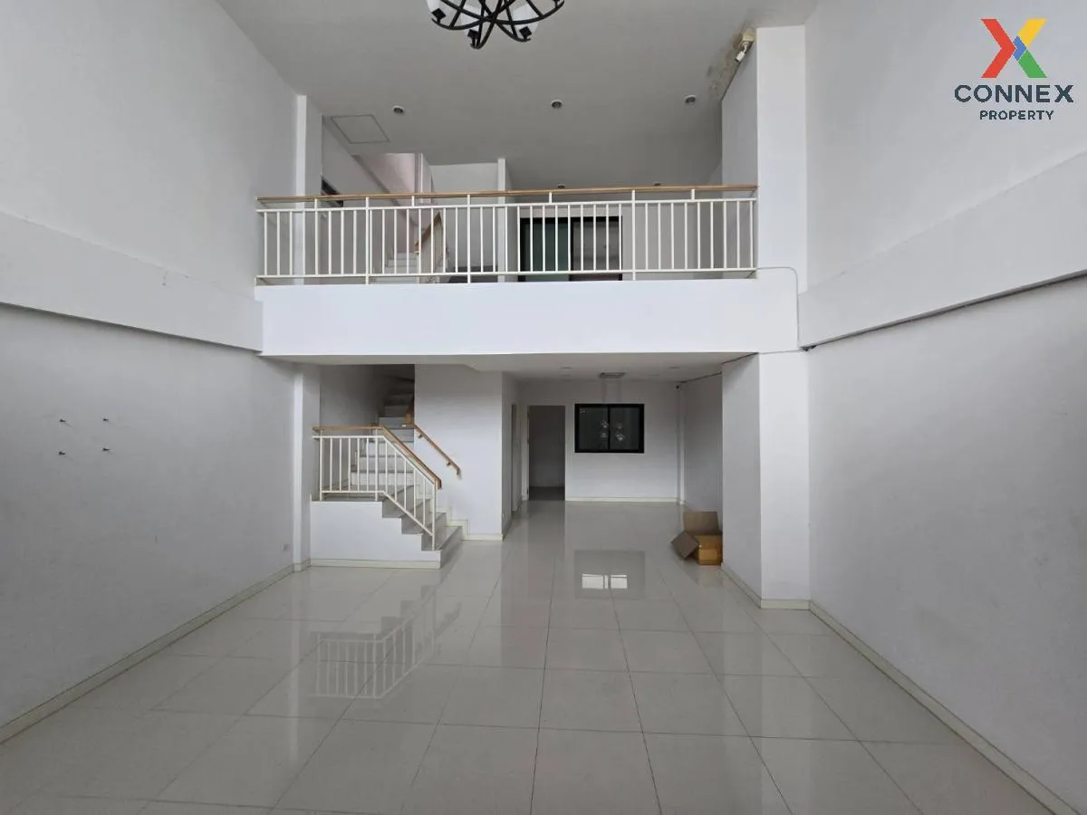 ขายทาวน์เฮ้าส์/ทาวน์โฮม  อนินทาวน์ เทียนทะเล 7 ชั้นสูง แสมดำ เขต 