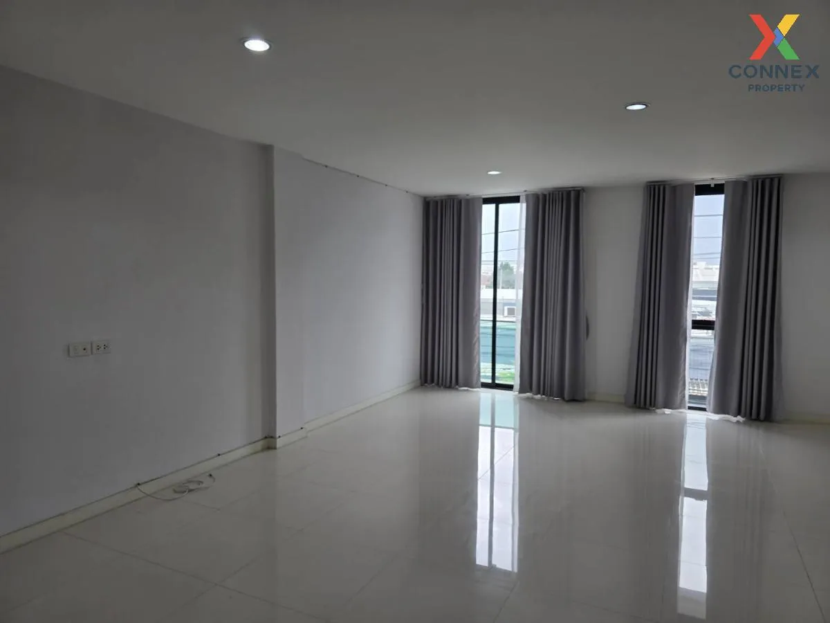 ขายทาวน์เฮ้าส์/ทาวน์โฮม  อนินทาวน์ เทียนทะเล 7 ชั้นสูง แสมดำ เขต 