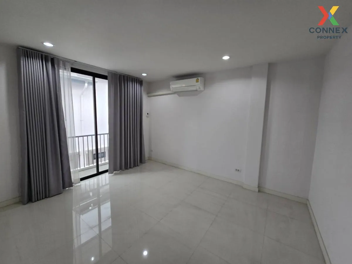 ขายทาวน์เฮ้าส์/ทาวน์โฮม  อนินทาวน์ เทียนทะเล 7 ชั้นสูง แสมดำ เขต 