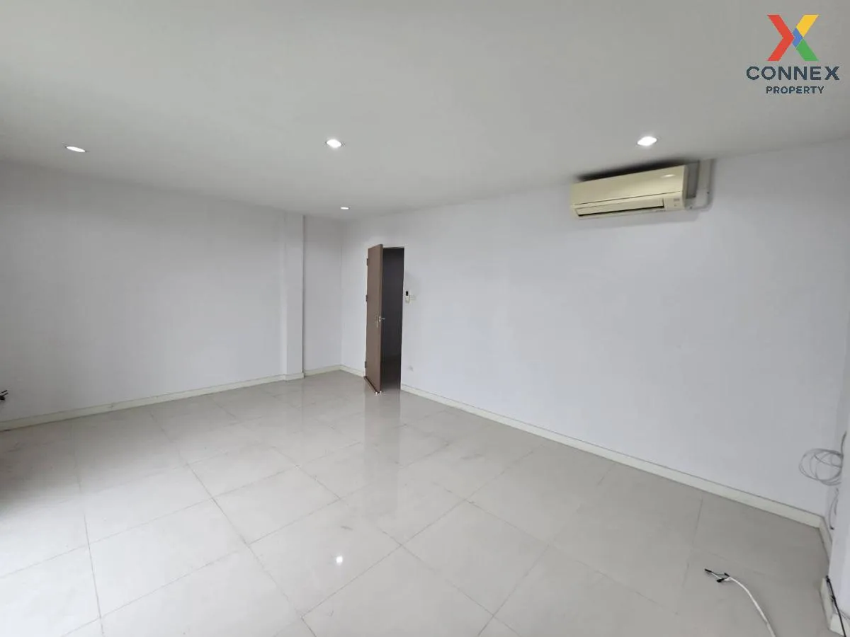 ขายทาวน์เฮ้าส์/ทาวน์โฮม  อนินทาวน์ เทียนทะเล 7 ชั้นสูง แสมดำ เขต 