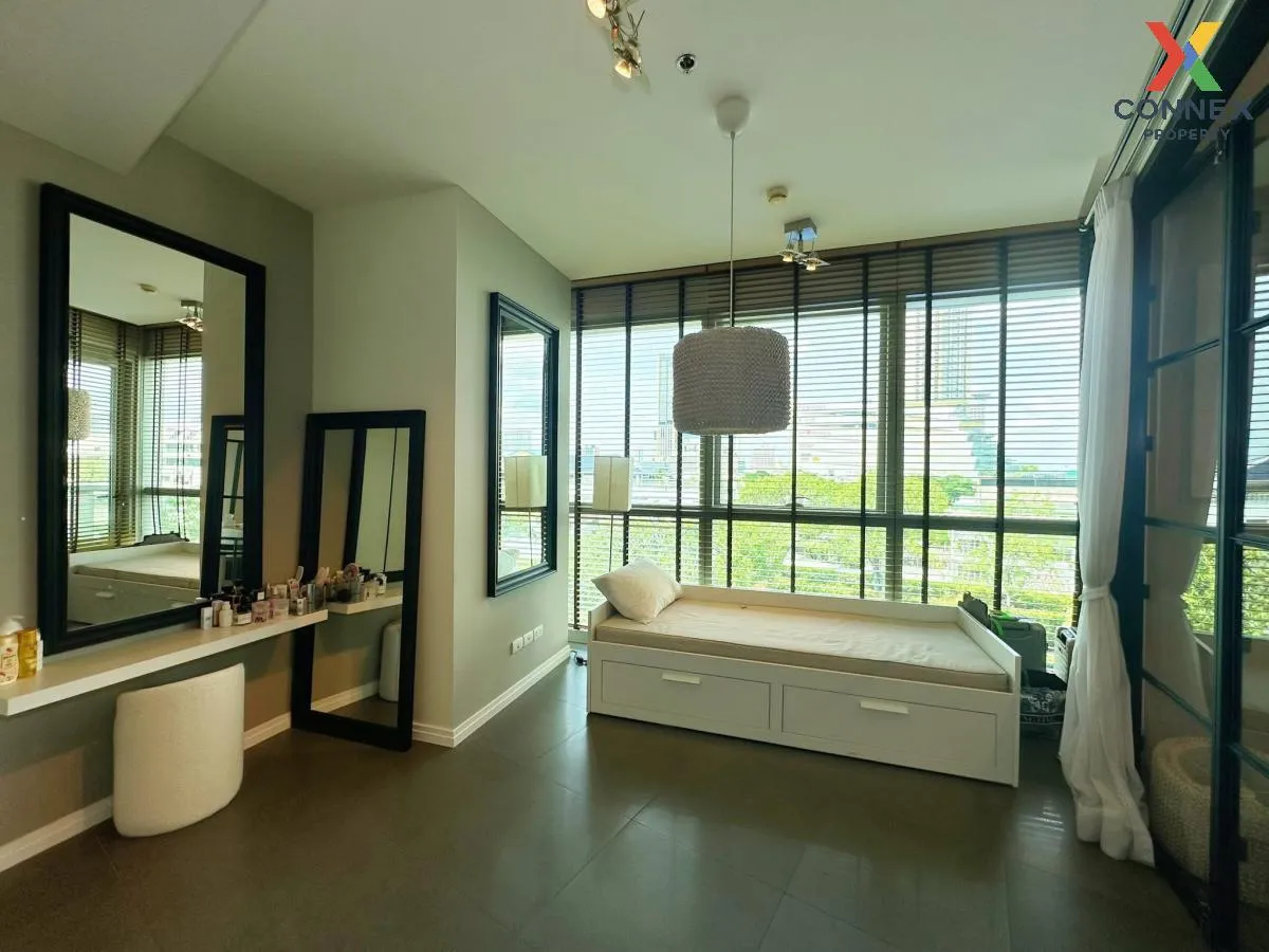 For Rent Condo , The River , nice view , corner unit , river view