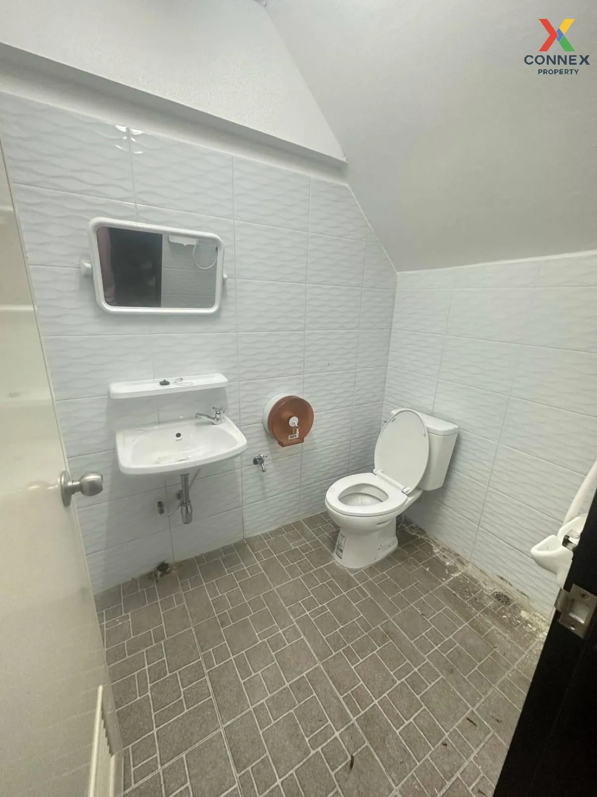 For Sale Commercial Building , Nawathai , Khlong Nueng , khlong L For Sale Commercial Building , Nawathai , Khlong Nueng , khlong L