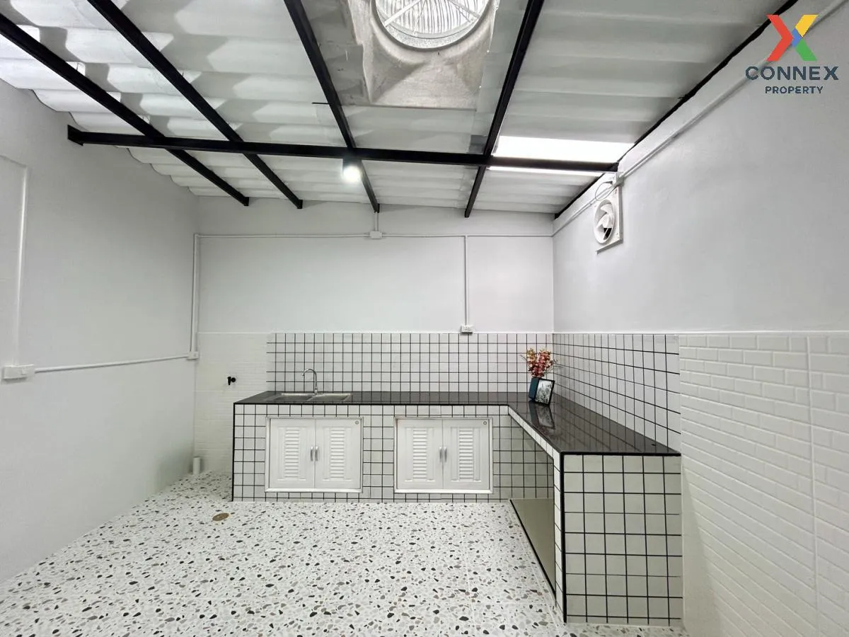 ขายทาวน์เฮ้าส์/ทาวน์โฮม  บ้านศรีเพชร เพชรเกษม 106 รีโนเวทใหม่ หนอ ขายทาวน์เฮ้าส์/ทาวน์โฮม  บ้านศรีเพชร เพชรเกษม 106 รีโนเวทใหม่ หนอ