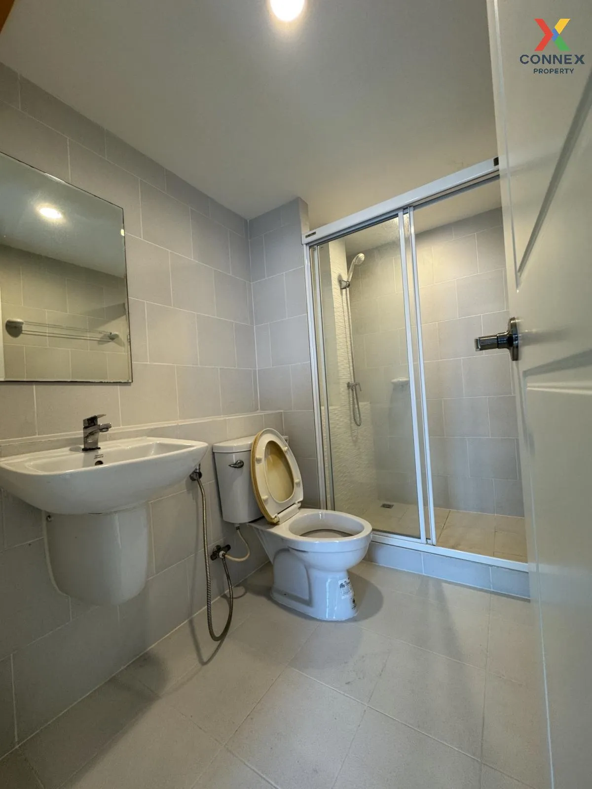 ขายคอนโด  อิลีเม้นท์ ศรีนครินทร์ MRT-สวนหลวง ร.9 (สายสีเหลือง) หน