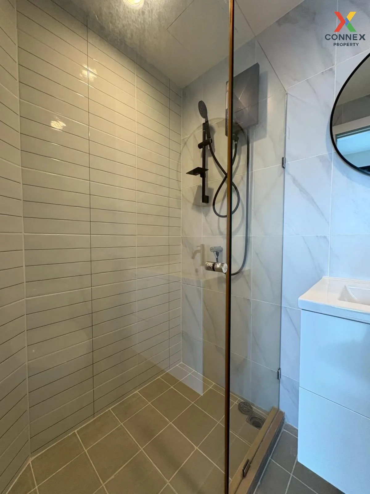 For Sale Condo , Ideo Sathorn - Thapra , high floor , newly renov