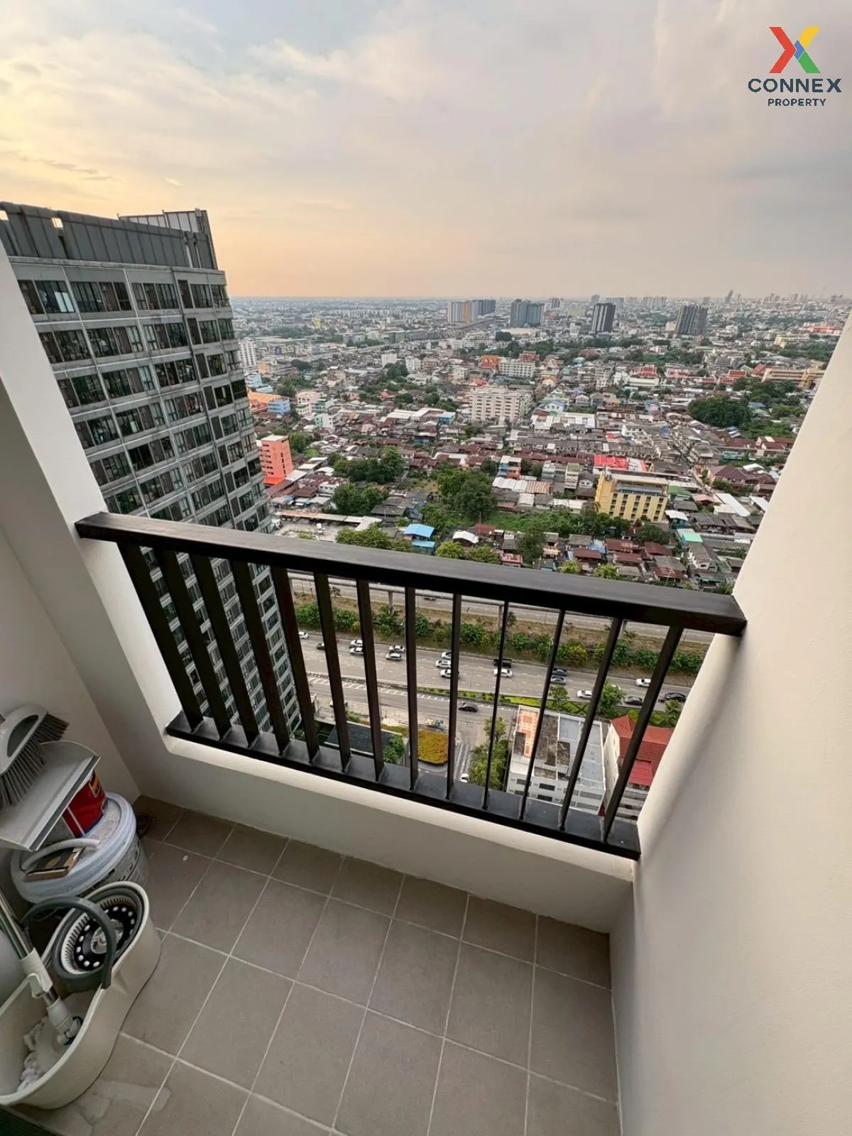 For Sale Condo , Ideo Sathorn - Thapra , high floor , newly renov