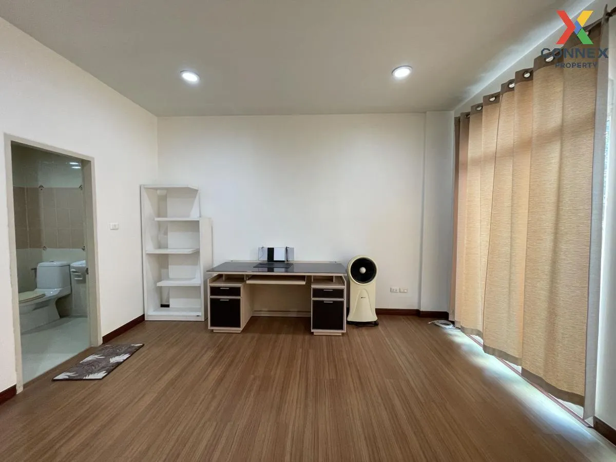 For Sale Townhouse/Townhome  , Baan Klang Muang The Paris Rama 9-