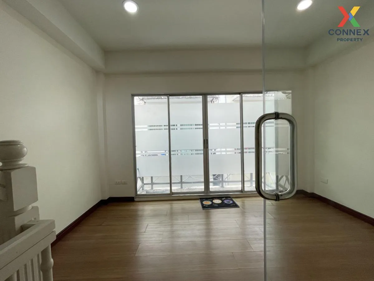 For Sale Townhouse/Townhome  , Baan Klang Muang The Paris Rama 9-