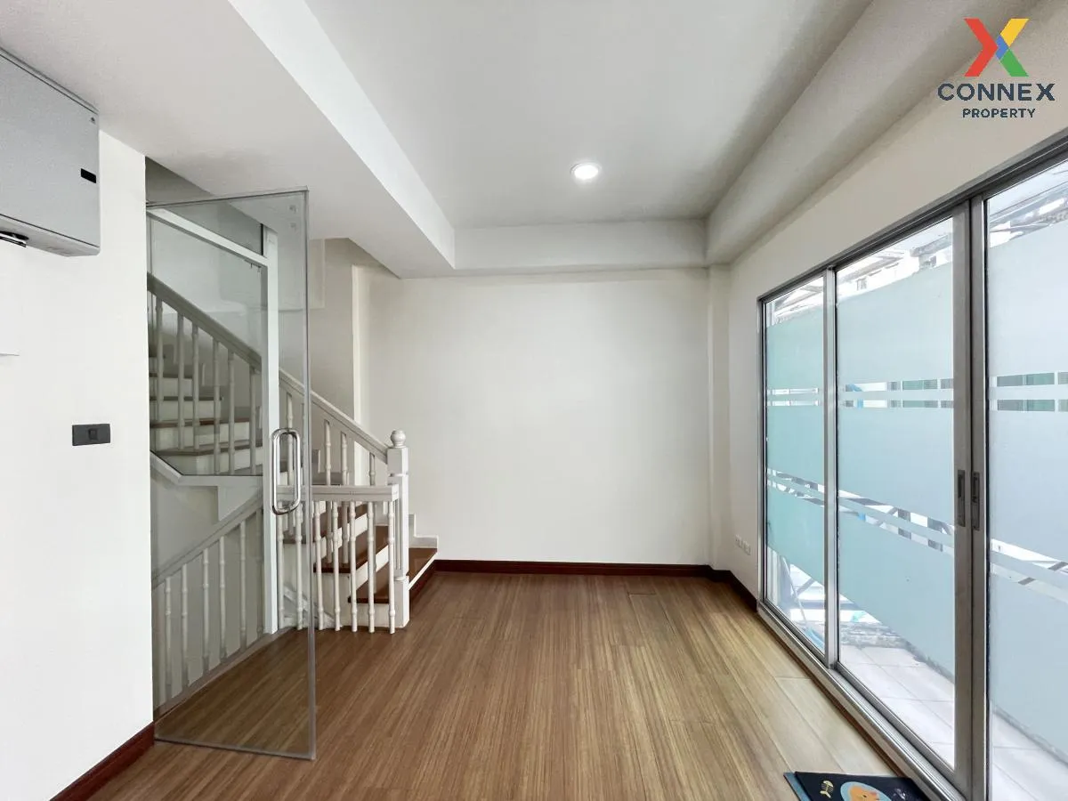 For Sale Townhouse/Townhome  , Baan Klang Muang The Paris Rama 9-