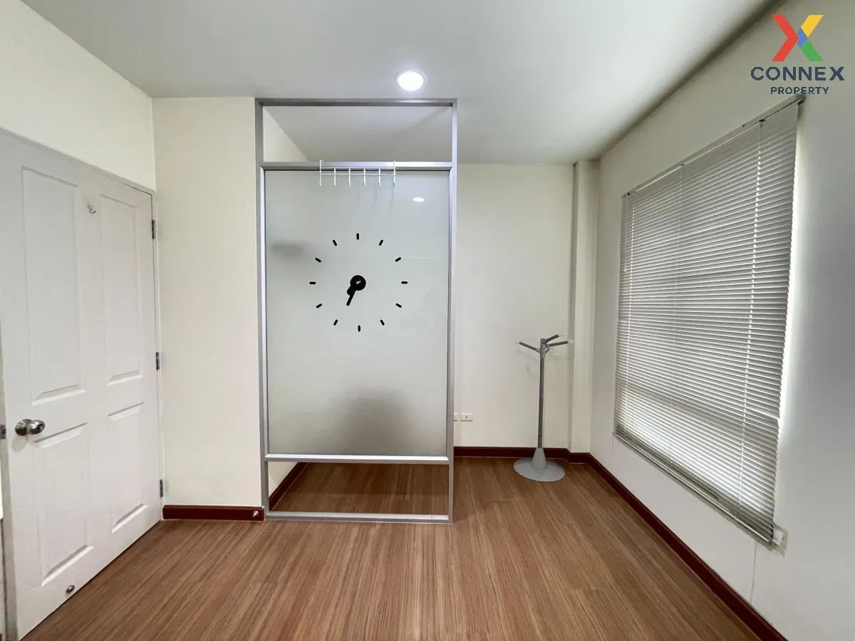 For Sale Townhouse/Townhome  , Baan Klang Muang The Paris Rama 9-