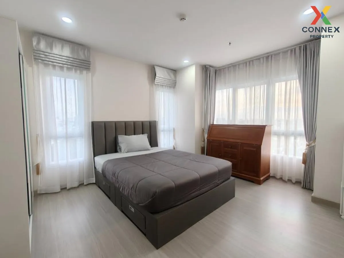 For Sale Condo , Supalai Park Yaekfaichai , nice view , corner un 4