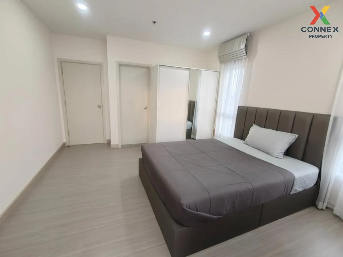 For Sale Condo , Supalai Park Yaekfaichai , nice view , corner un