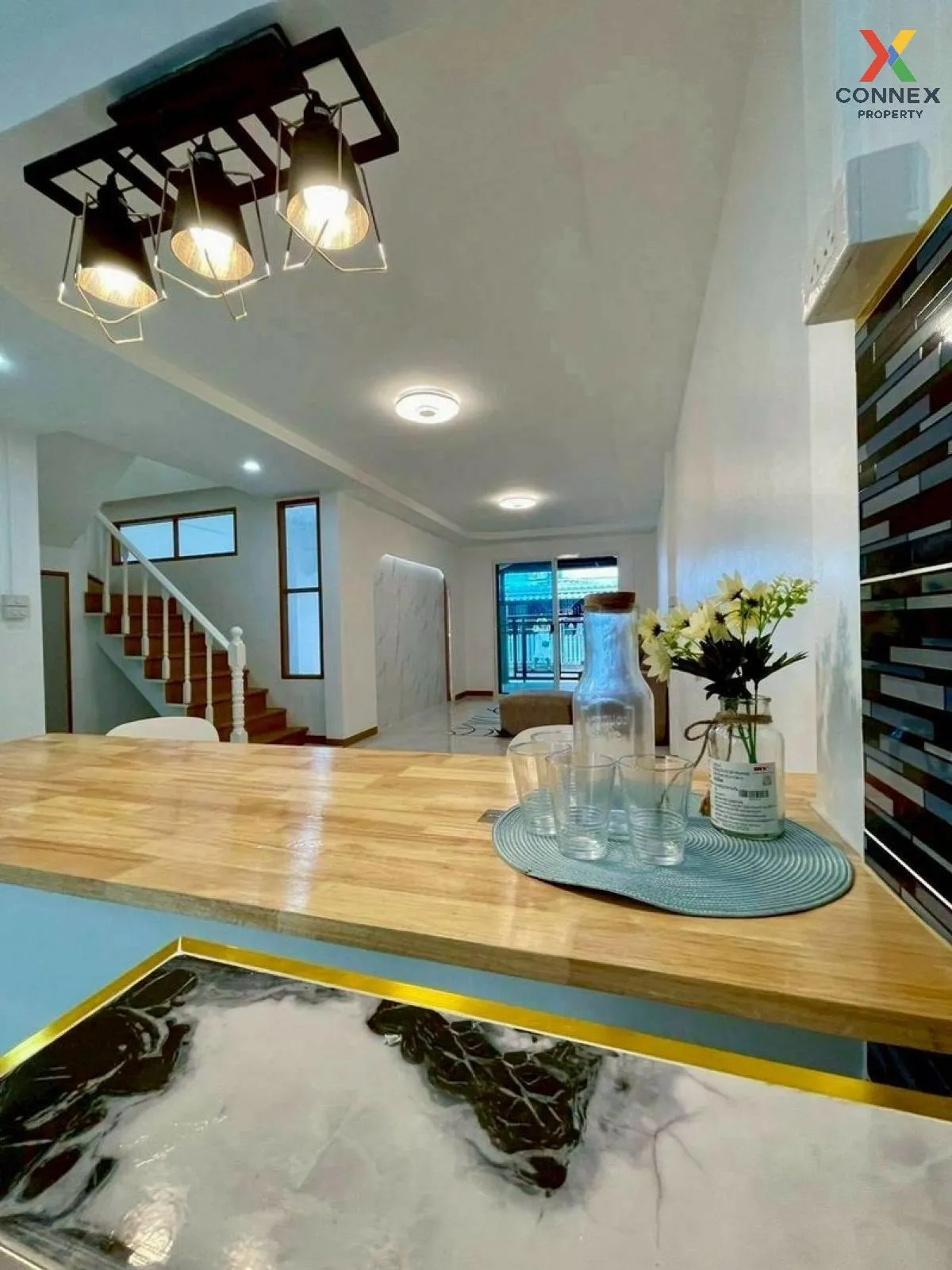 ขายทาวน์เฮ้าส์/ทาวน์โฮม  บัวทองธานี พาร์ค หน้ากว้าง บางบัวทอง บาง