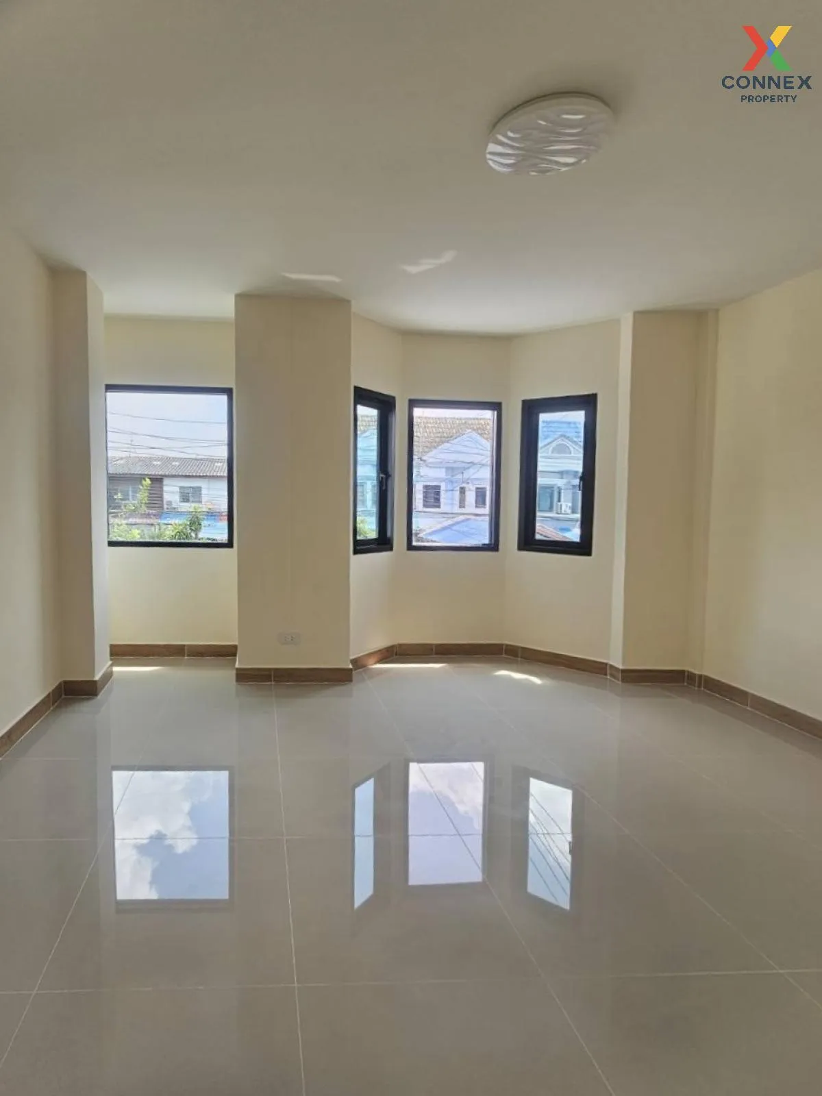 ขายทาวน์เฮ้าส์/ทาวน์โฮม  ทาวน์แอนด์คันทรี่ กระทุ่มราย เขต หนองจอก