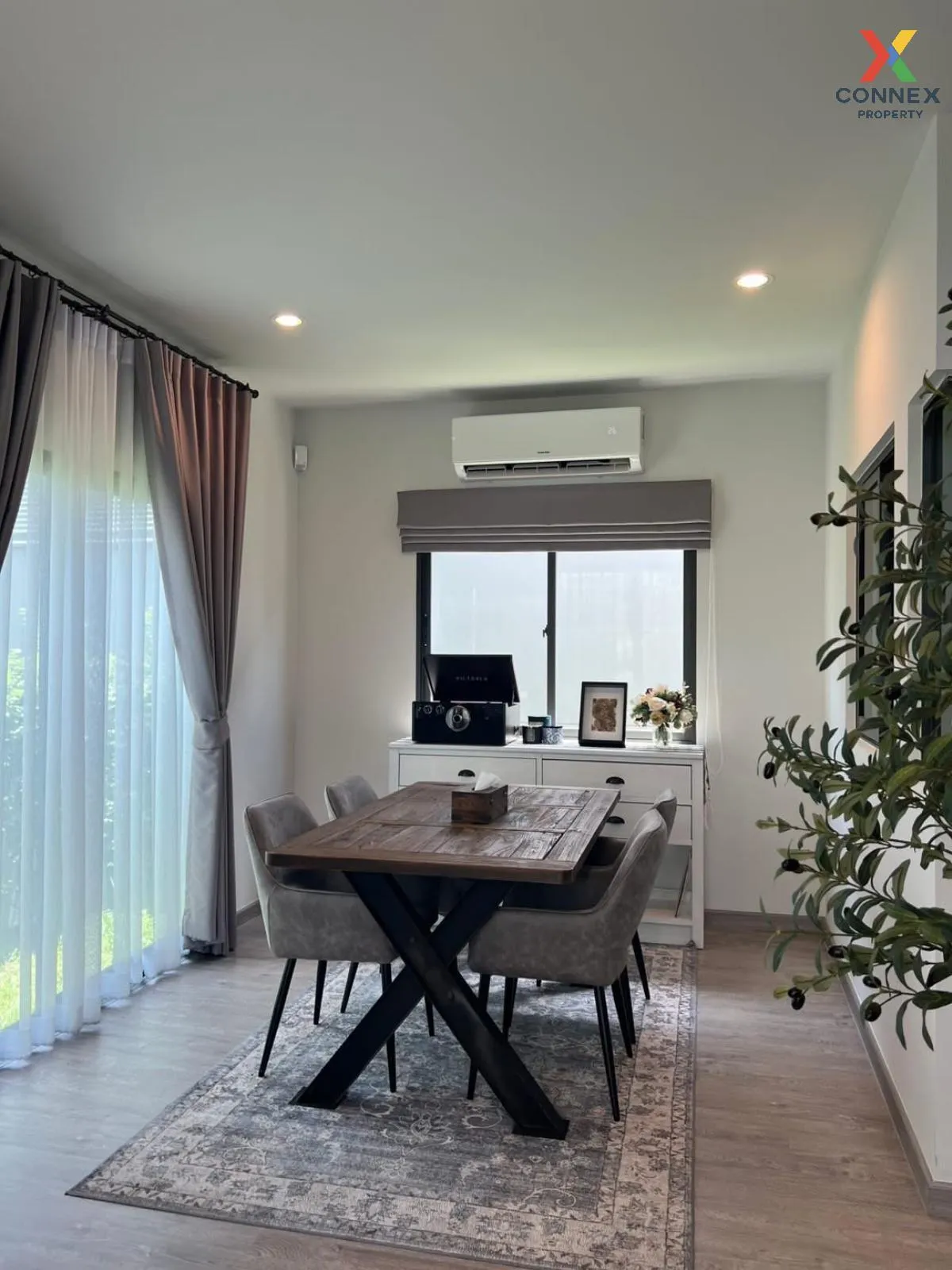For Sale House , Sanransiri Ramkhamhaeng , wide frontage , MRT-Mi For Sale House , Sanransiri Ramkhamhaeng , wide frontage , MRT-Mi