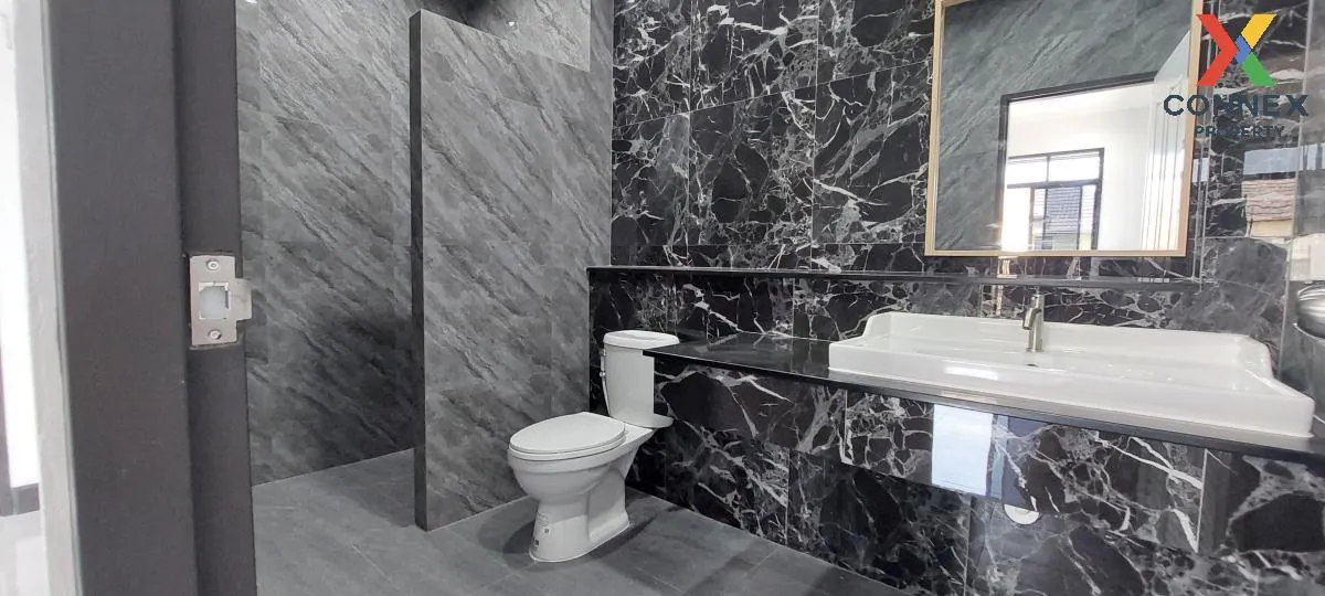 For Sale House , Kritsada Nakhon 31 , Salathammasop Sop , Thawi W