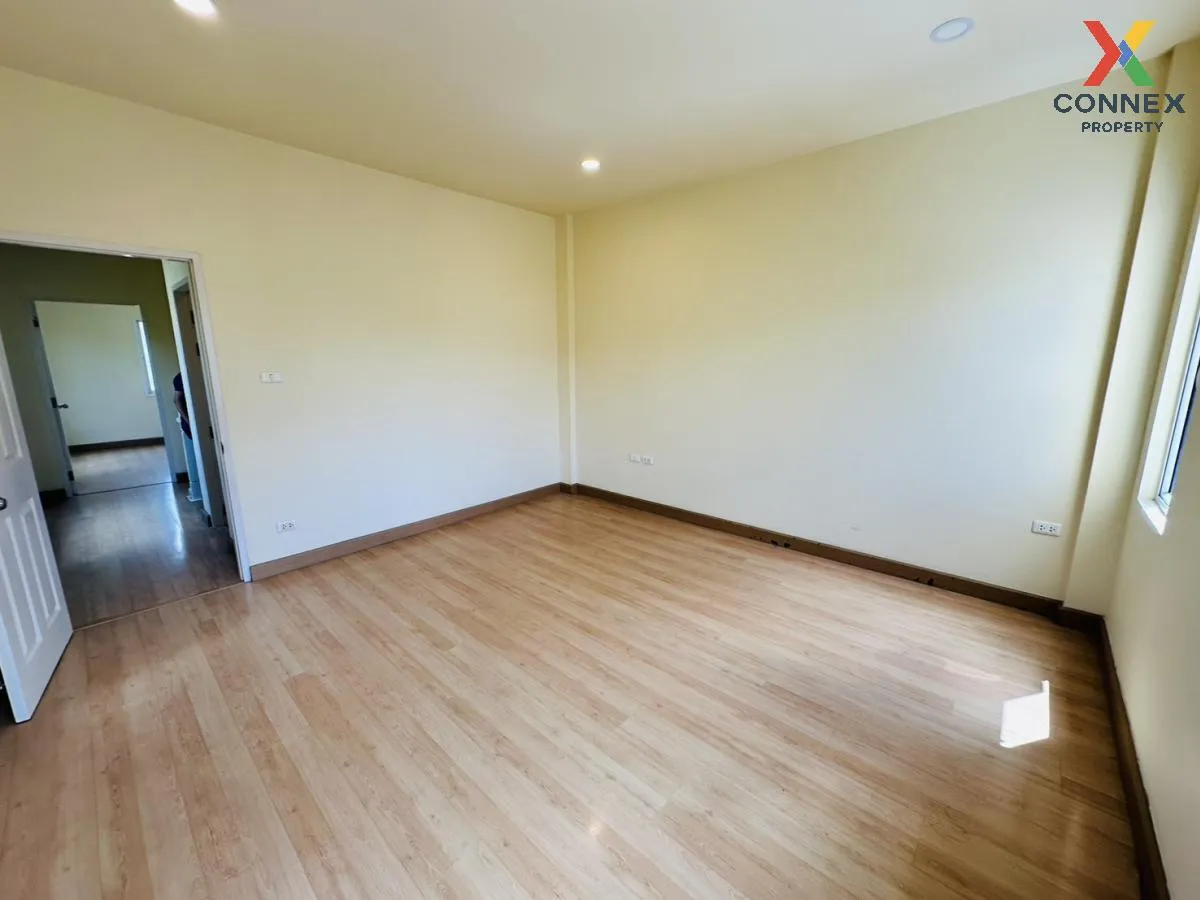 For Sale Townhouse/Townhome  , Prinyaluck Light Rama 5 , corner u