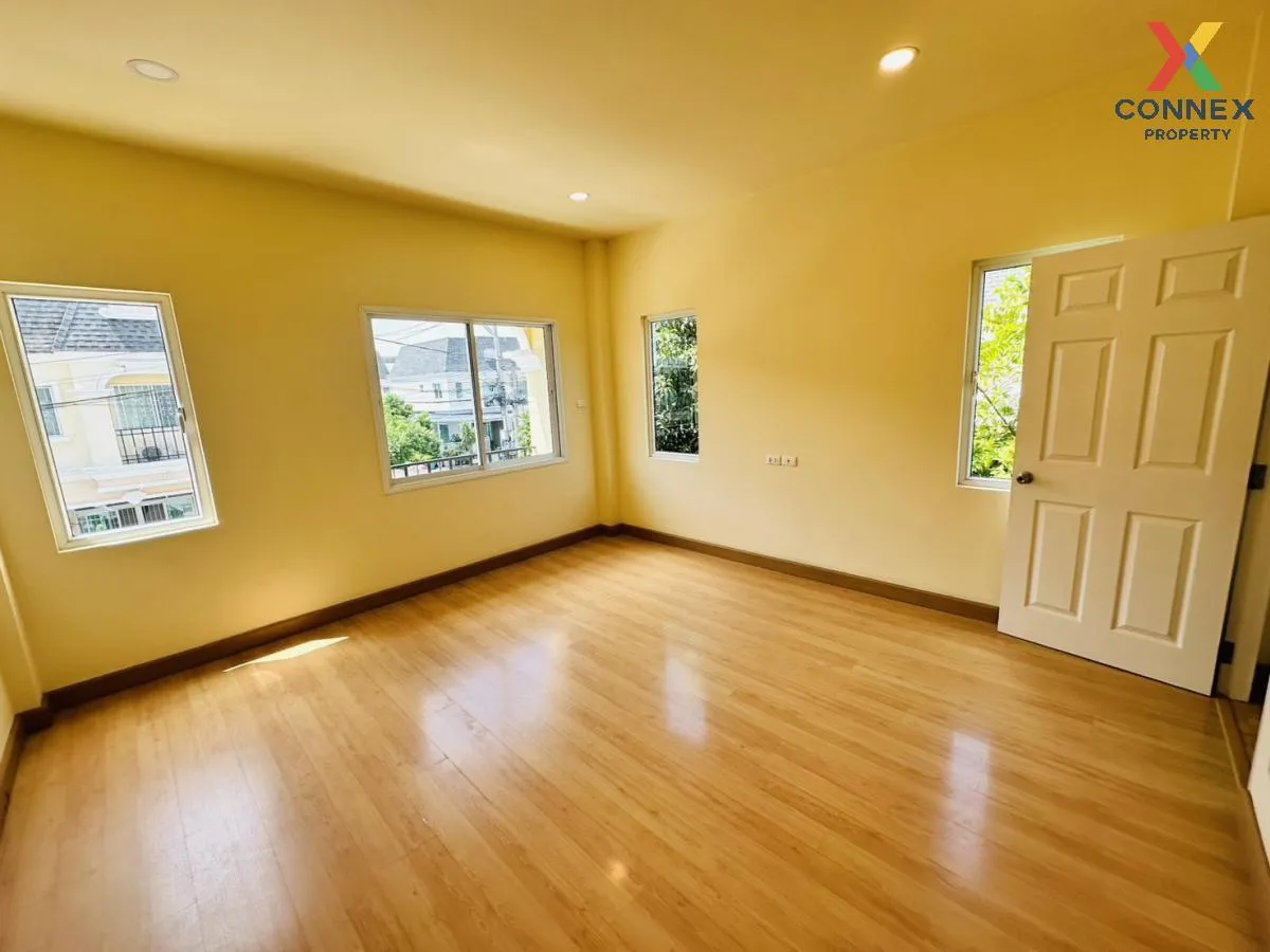For Sale Townhouse/Townhome  , Prinyaluck Light Rama 5 , corner u