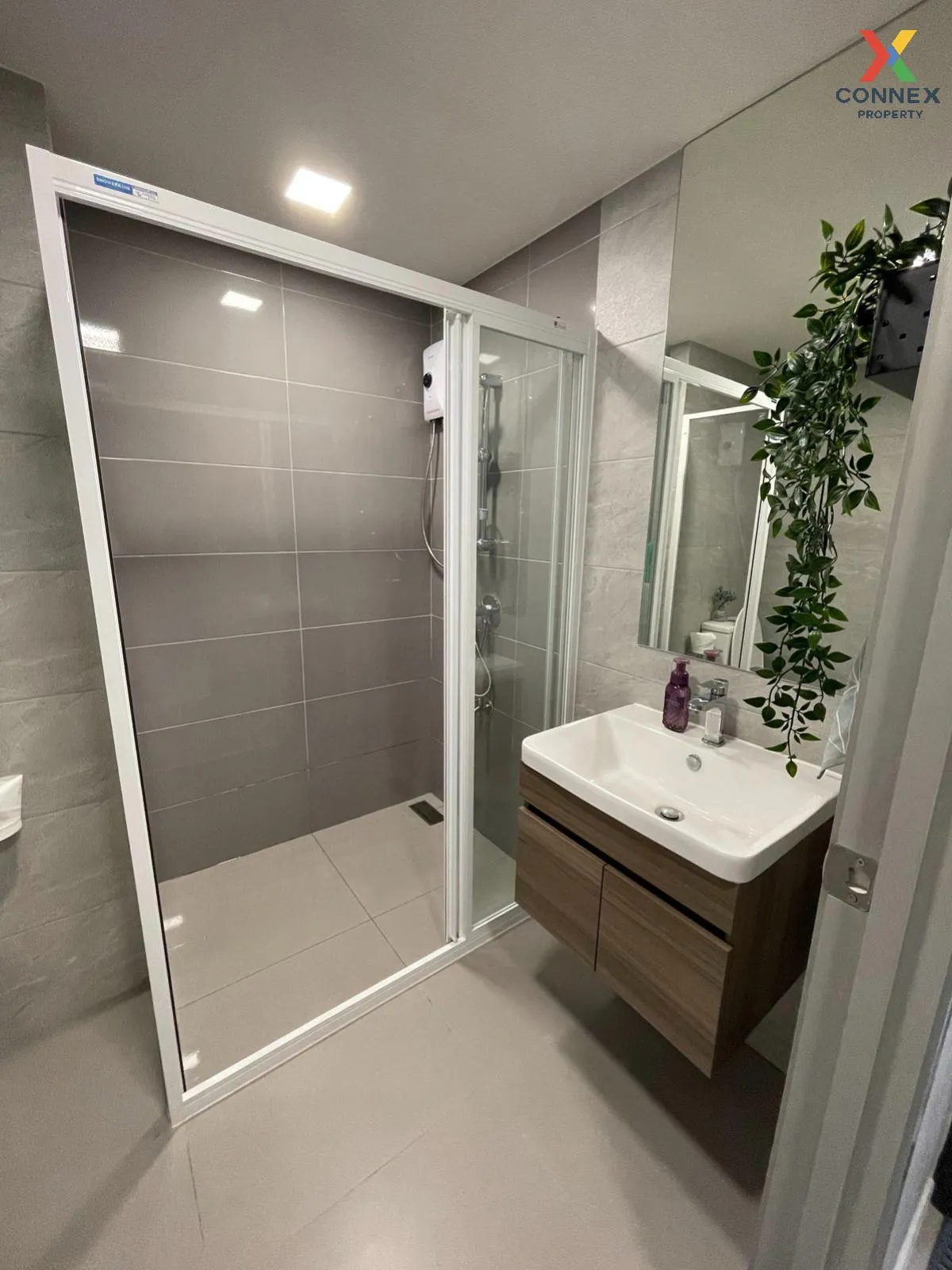 For Rent Condo , Modiz Launch , Khlong Nueng , khlong Luang , Pat