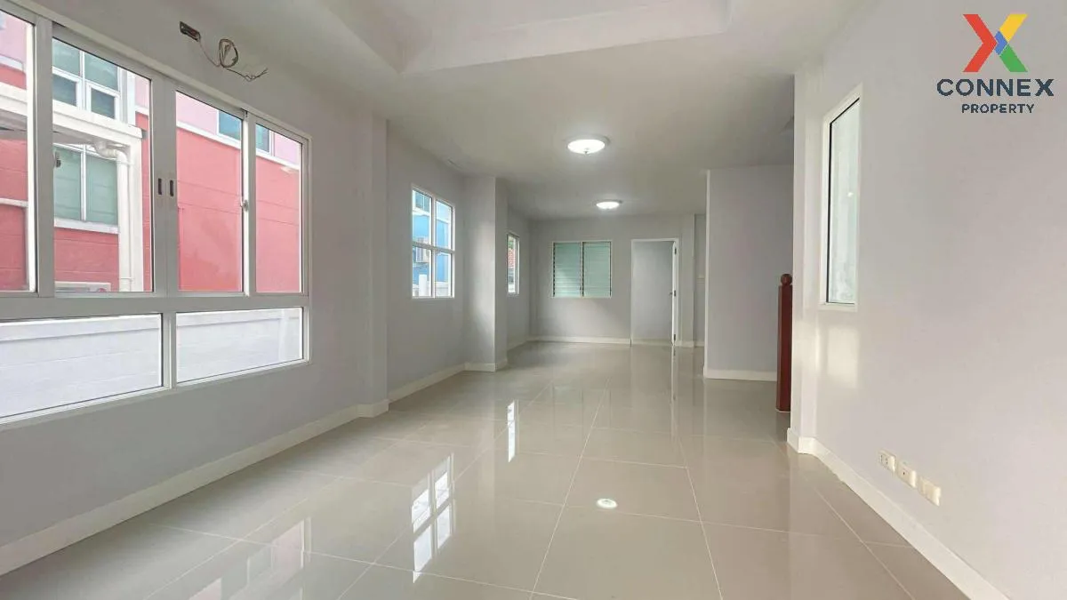 For Sale House , Chuan Chuen On Nut , wide frontage , newly renov For Sale House , Chuan Chuen On Nut , wide frontage , newly renov 4