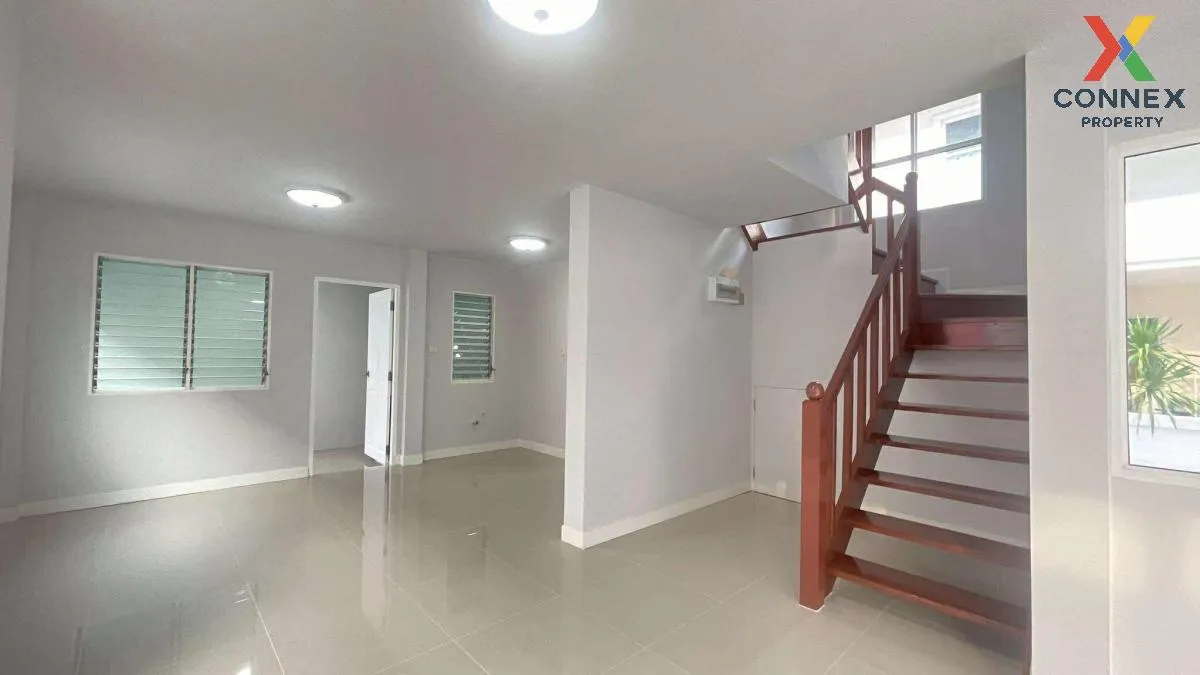 For Sale House , Chuan Chuen On Nut , wide frontage , newly renov For Sale House , Chuan Chuen On Nut , wide frontage , newly renov