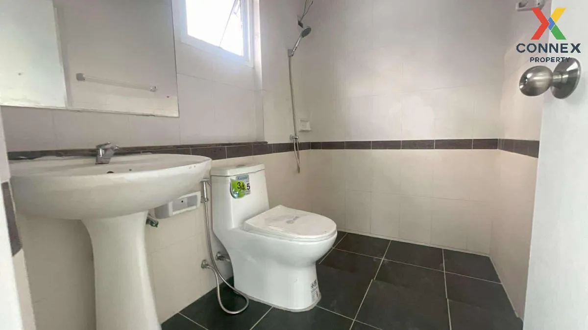 For Sale House , Chuan Chuen On Nut , wide frontage , newly renov For Sale House , Chuan Chuen On Nut , wide frontage , newly renov